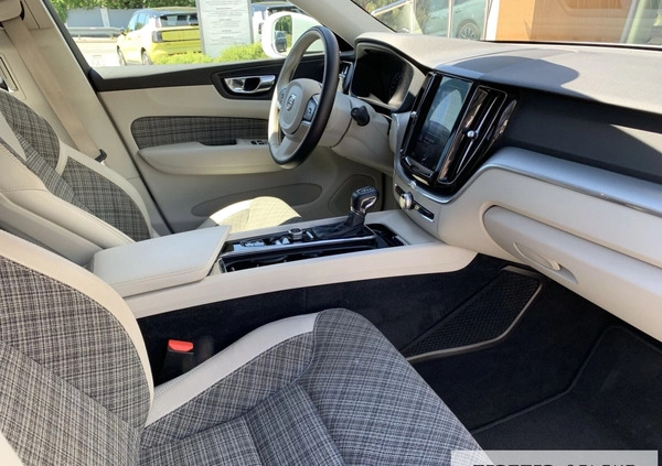 Volvo XC 60 cena 134900 przebieg: 124710, rok produkcji 2020 z Kraków małe 277